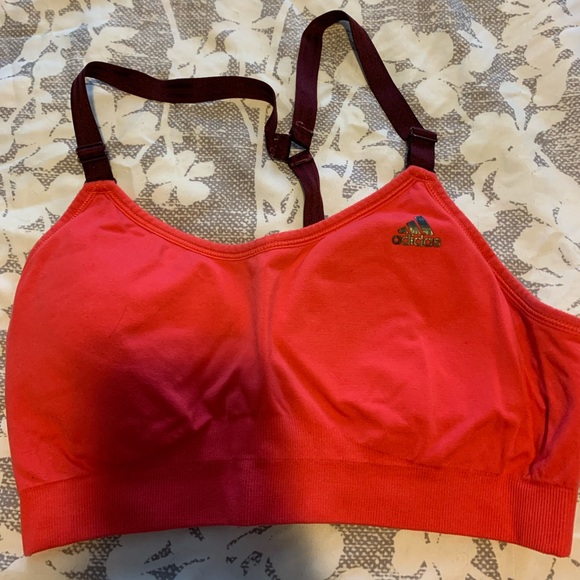 *SOLD**Bundle: lulu lemon crop leggings and 3 sports bras - Picture 2 of 4